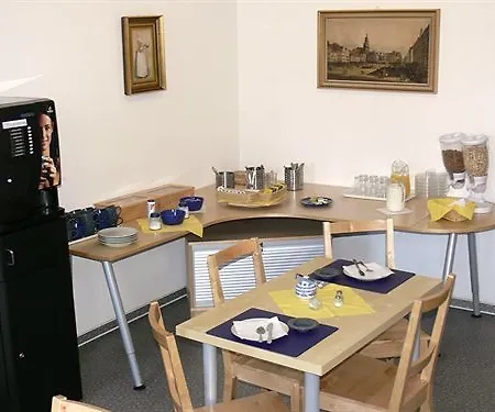 A Bed - Nichtraucherpension 2* Дрезден